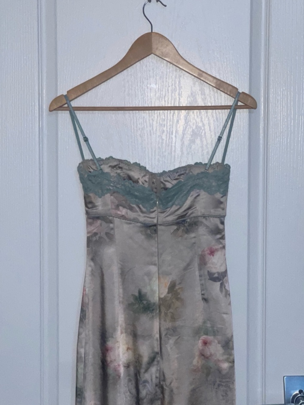 HOUSE OF CB VENUS Vintage Floral Midi Dress Lace-Trim Satin Slip Dress Champagne - Picture 9 of 16